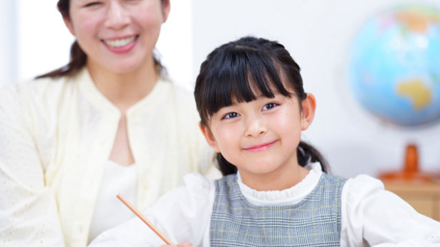 小学生向け家庭教師の料金相場は？｜月謝の目安と“ムダなく選ぶ”ポイント