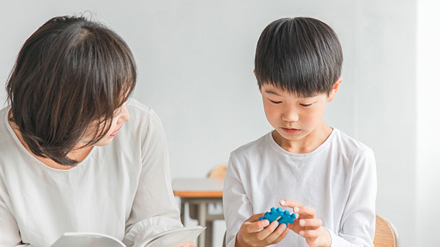 アスペルガーの子は思いやりがない？｜誤解される理由をわかりやすく解説